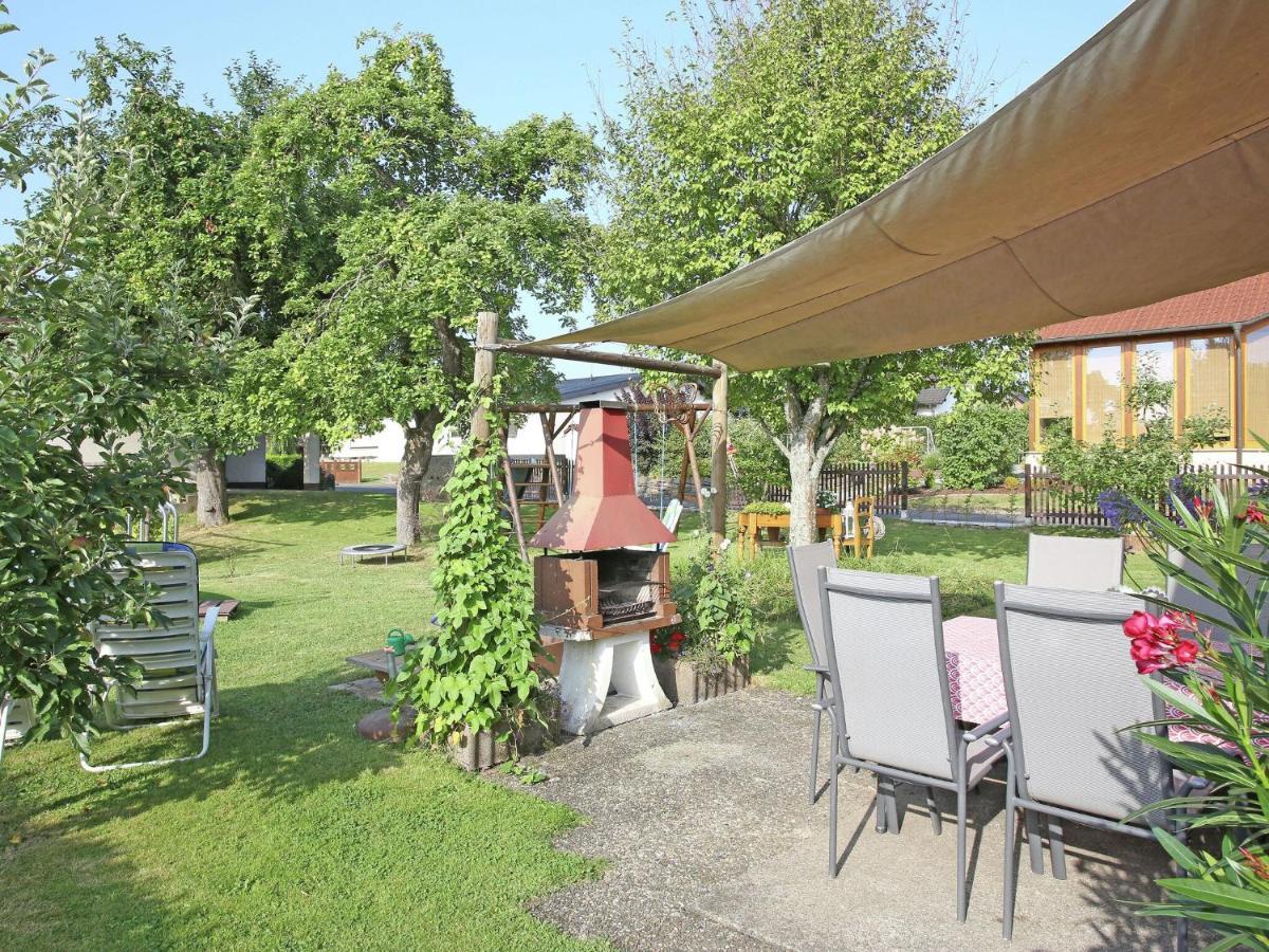 Apartment With Terrace And Pool In The Garden Pracht 外观 照片