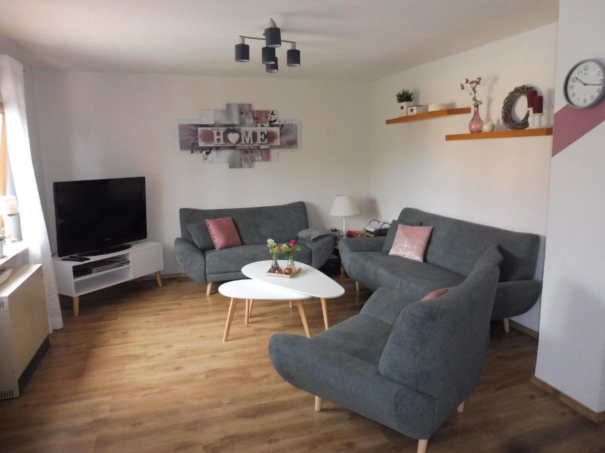 Apartment With Terrace And Pool In The Garden Pracht 外观 照片