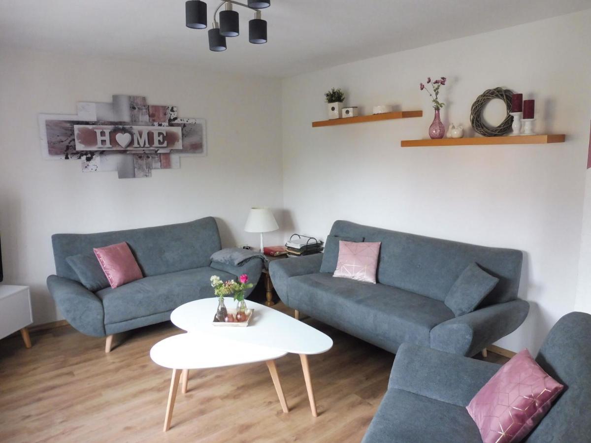 Apartment With Terrace And Pool In The Garden Pracht 外观 照片